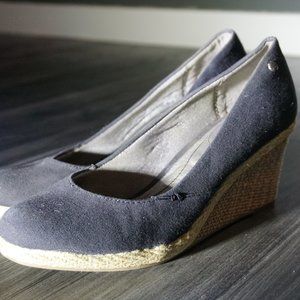 Life Stride Size 9 Black Wedges